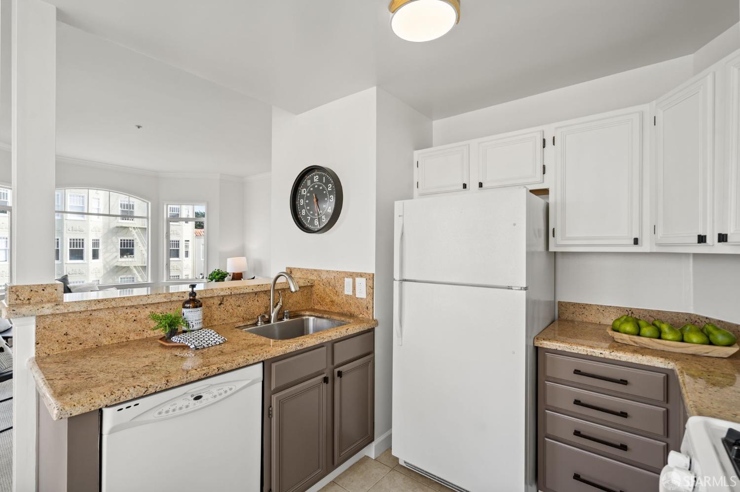 Photo #9: 423919771 Listing 