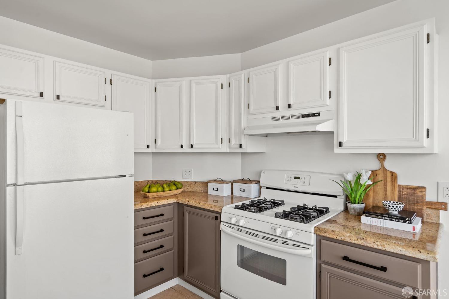 Photo #10: 423919771 Listing 