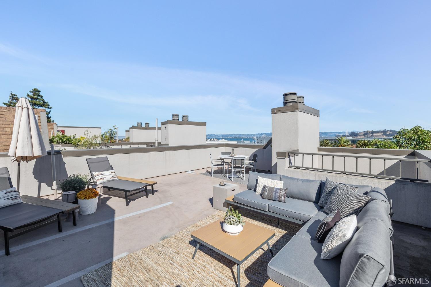 Photo #21: 423919769 Listing 