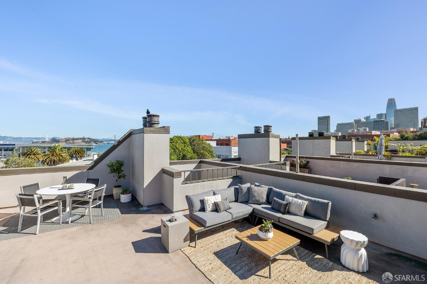 Photo #22: 423919769 Listing 