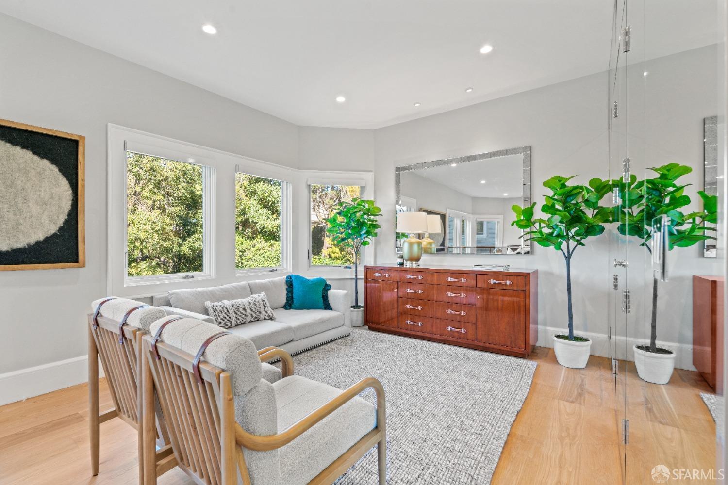 Photo #19: 423755237 Listing 
