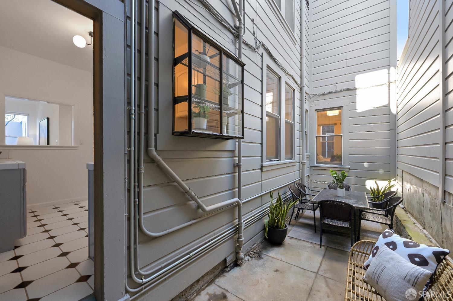 Photo #13: 423915830 Listing 