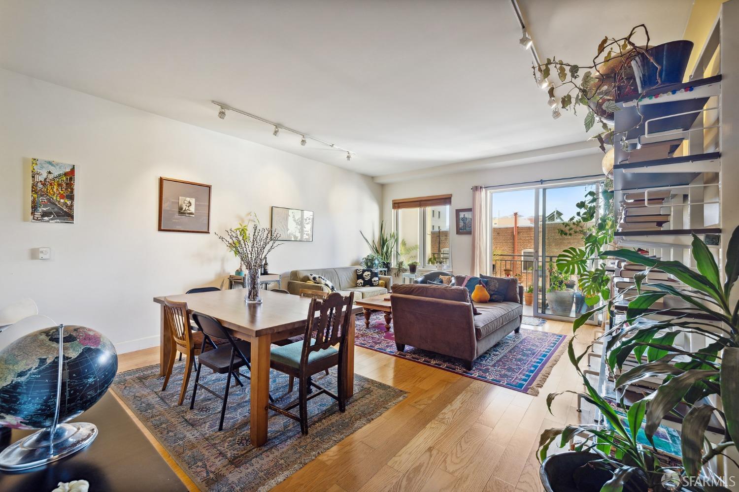Photo #7: 423920065 Listing 