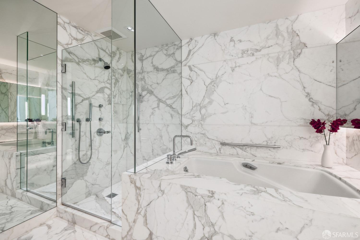 Photo #28: 423920388 Listing 