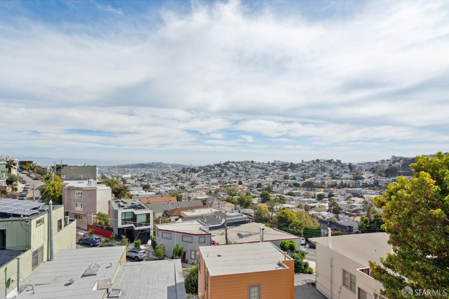 Photo #13: 423920685 Listing 