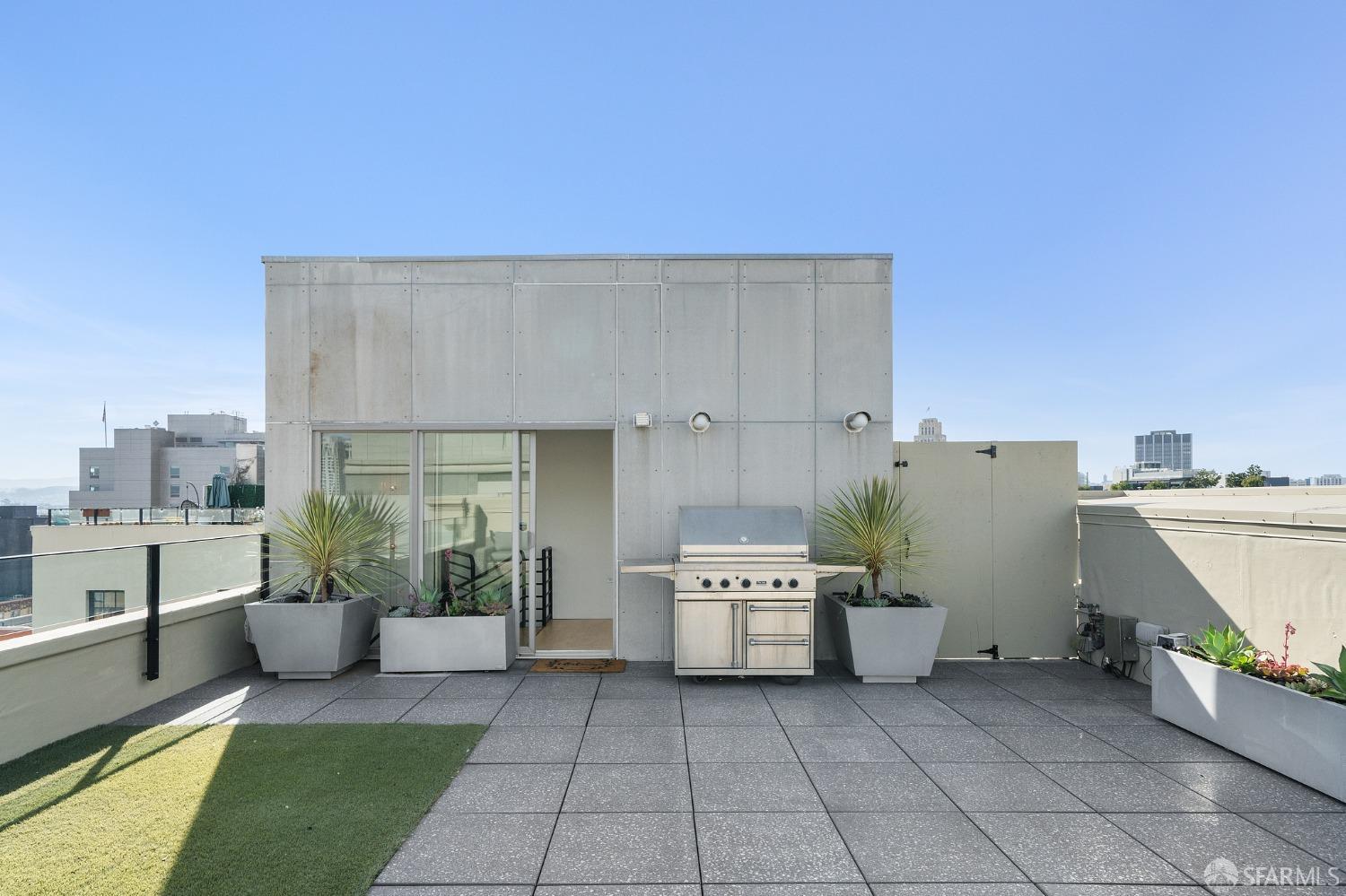Detail Gallery Image 54 of 64 For 2 Mint Plz #1001,  San Francisco,  CA 94103 - 4 Beds | 3 Baths