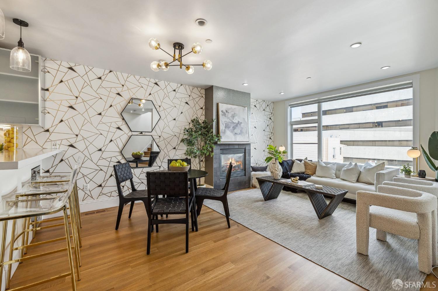 Photo #3: 423919915 Listing 