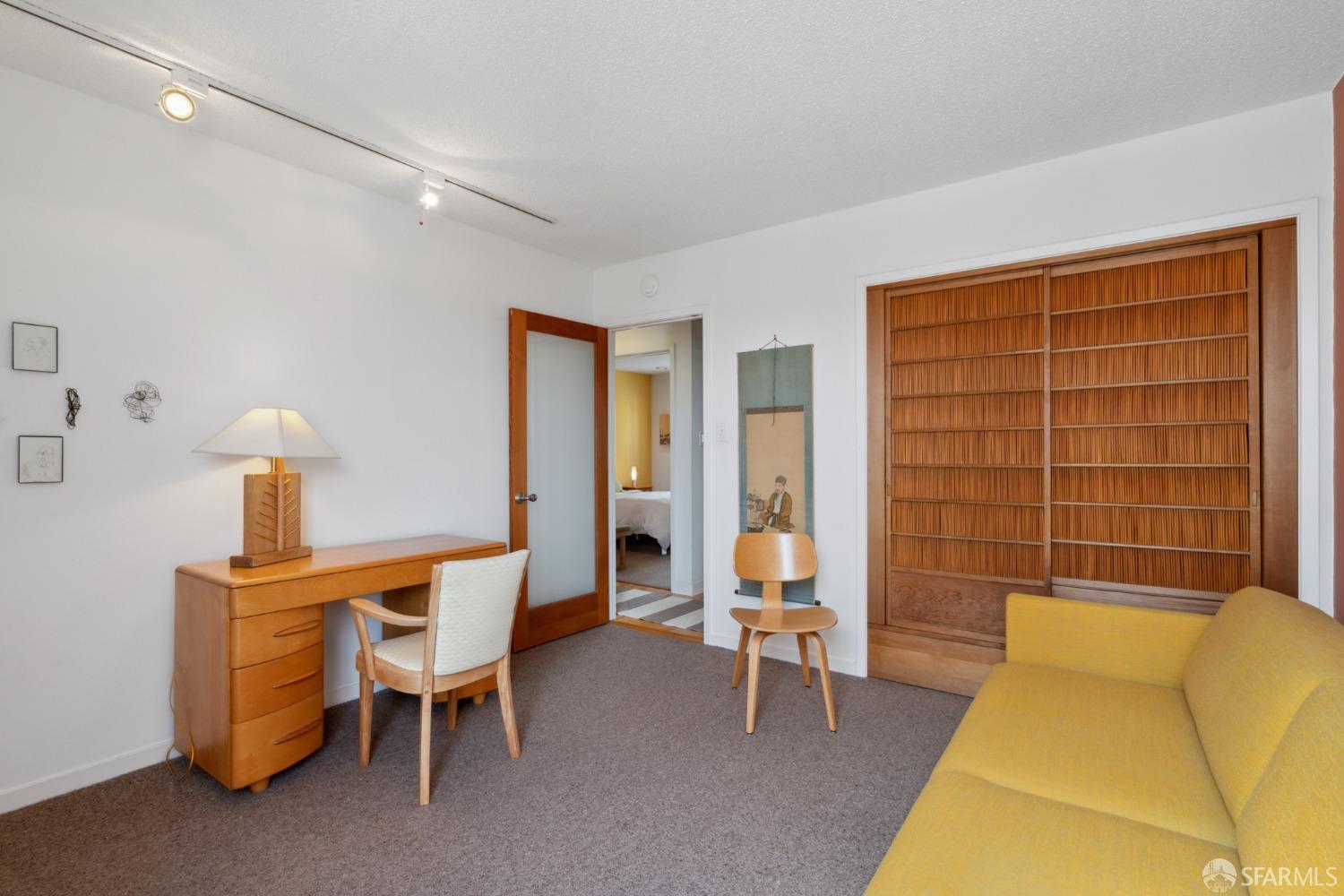 Photo #22: 423920685 Listing 