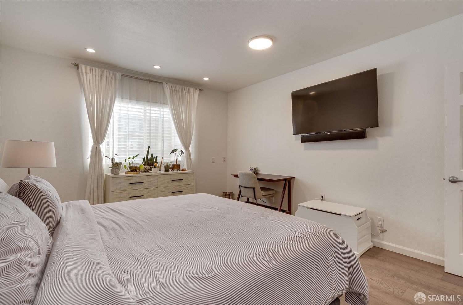 Detail Gallery Image 56 of 72 For 1251 48th Ave #1253,  San Francisco,  CA 94122 - 6 Beds | 3 Baths