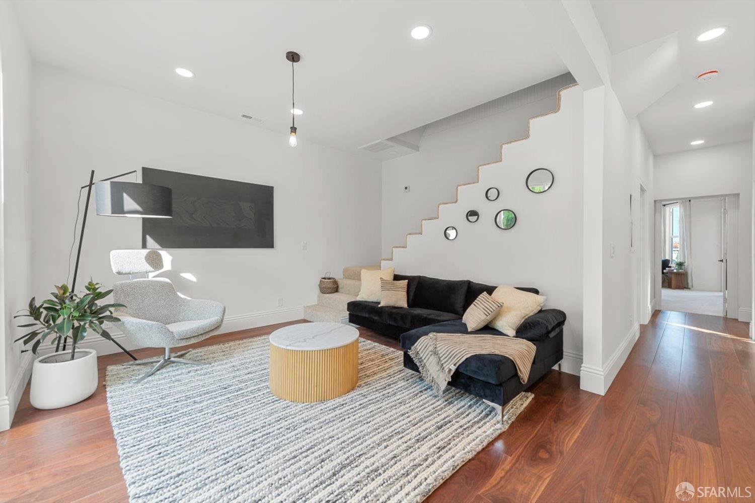 Photo #6: 423921024 Listing 