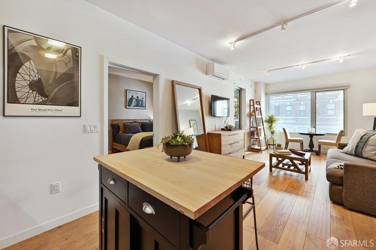Photo #4: 423910890 Listing 