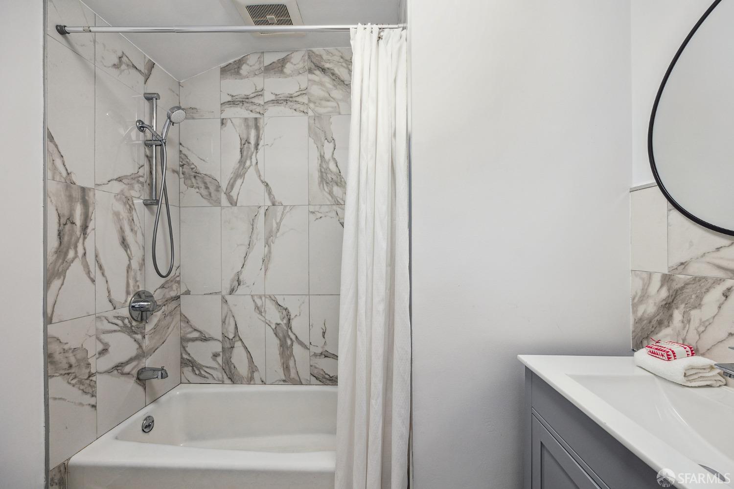 Photo #21: 423920408 Listing 