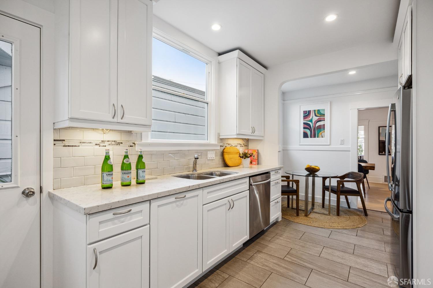 Photo #14: 423920408 Listing 