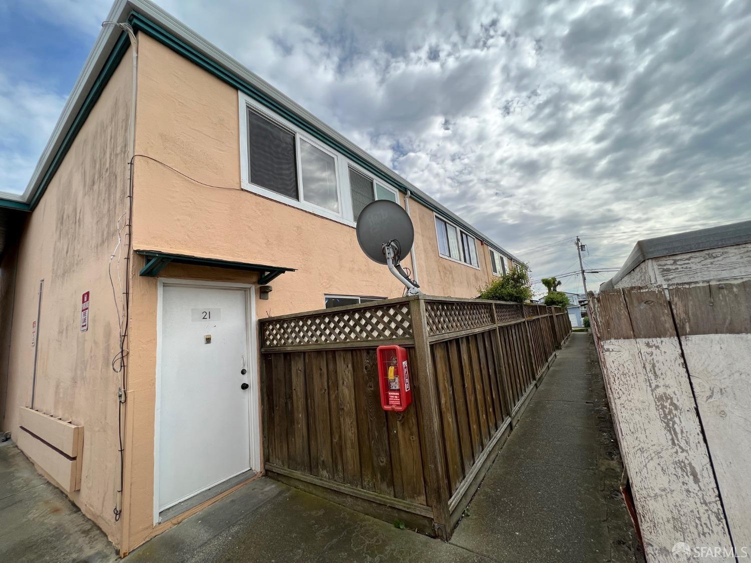 MLS: 423910881 Condo For Sale