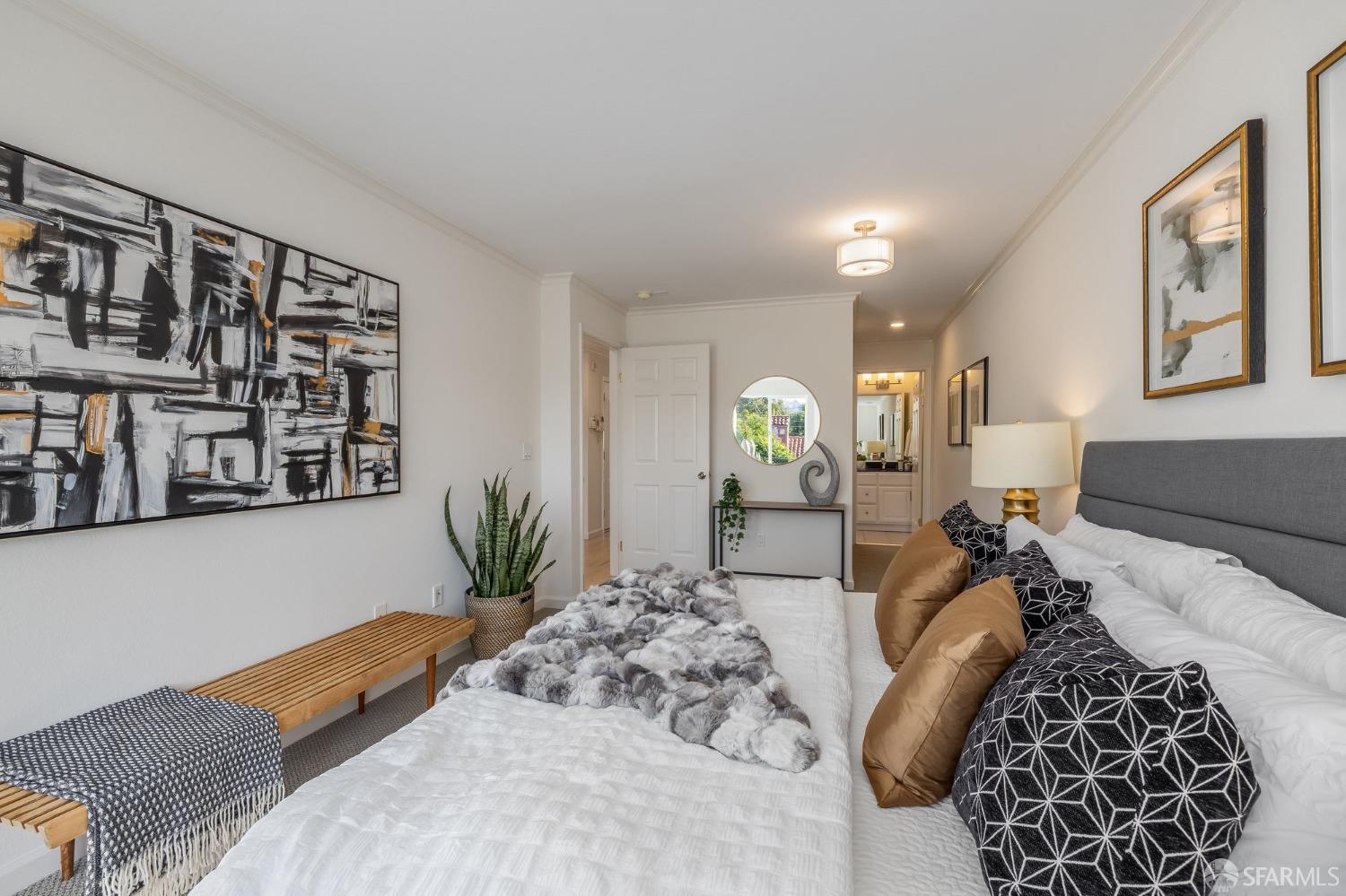 Photo #32: 423922390 Listing 