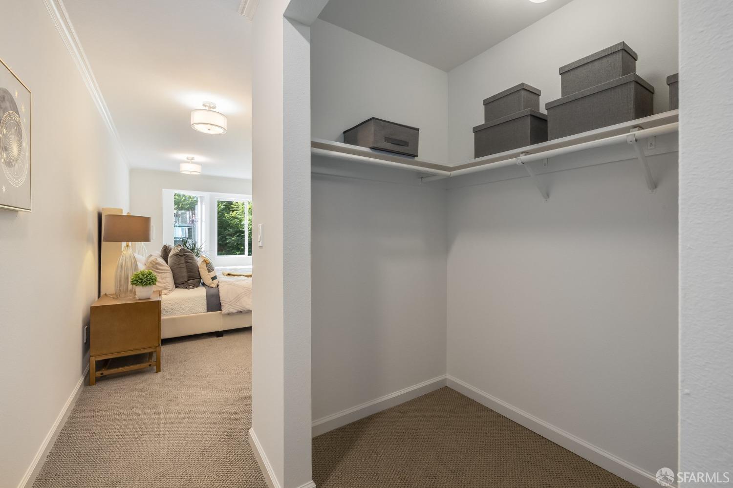 Photo #33: 423922393 Listing 