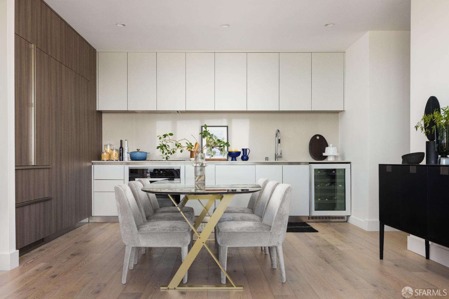 Photo #12: 423922368 Listing 