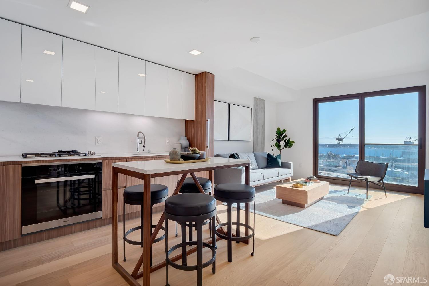 Photo #2: 423922298 Listing 