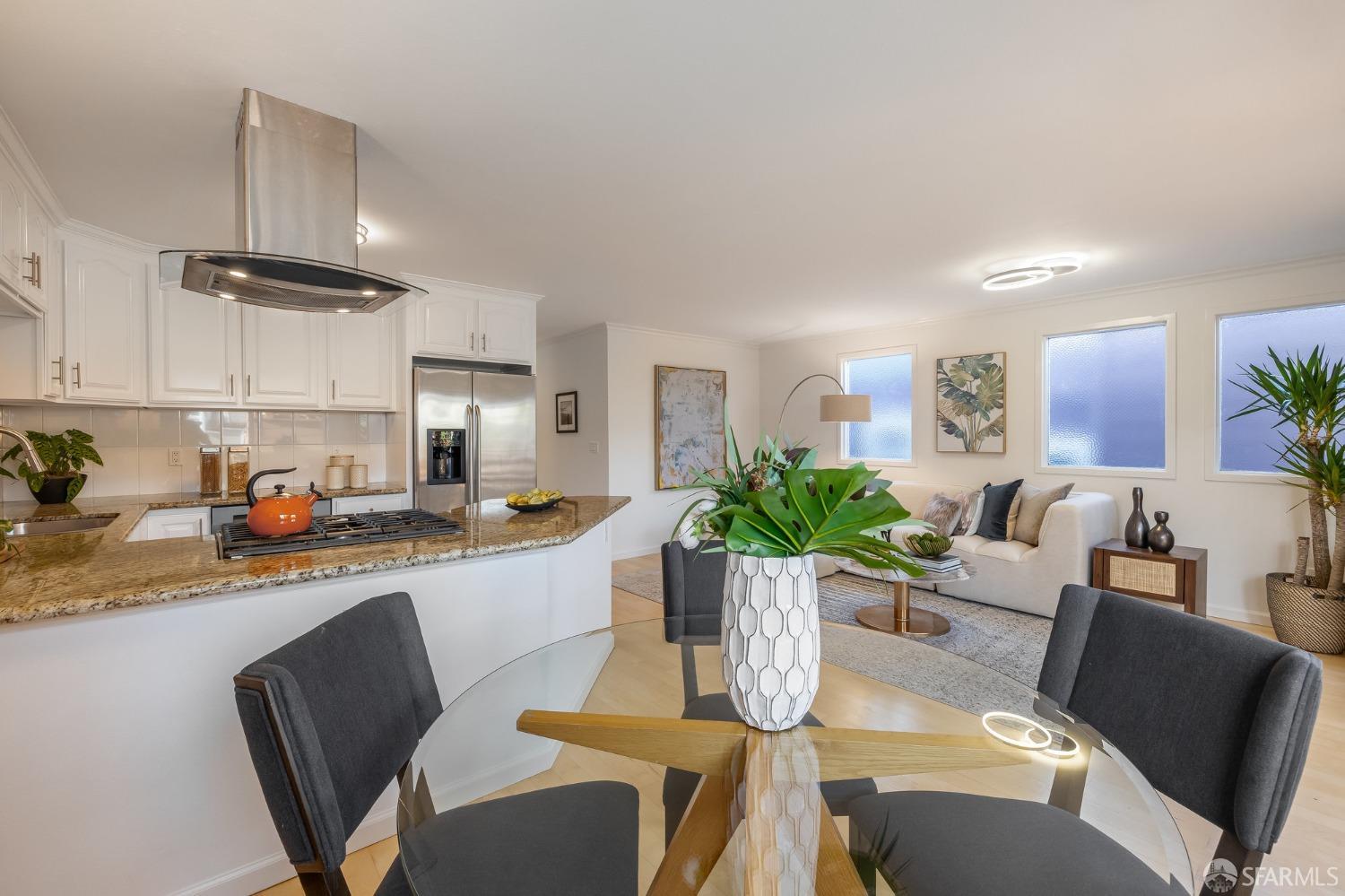 Photo #16: 423922393 Listing 