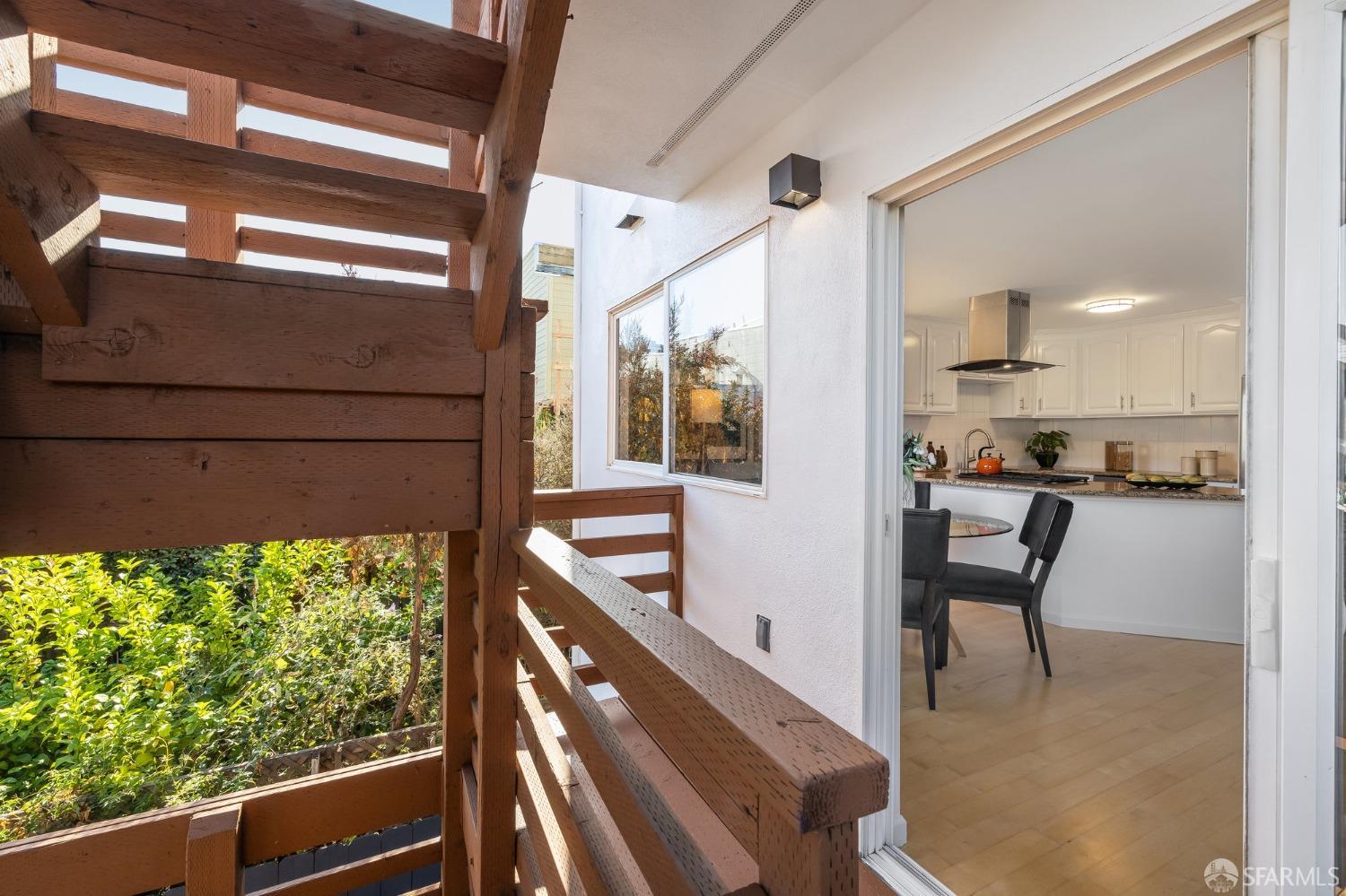 Photo #15: 423922393 Listing 