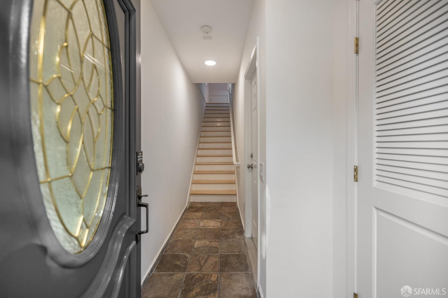 Photo #5: 423922393 Listing 