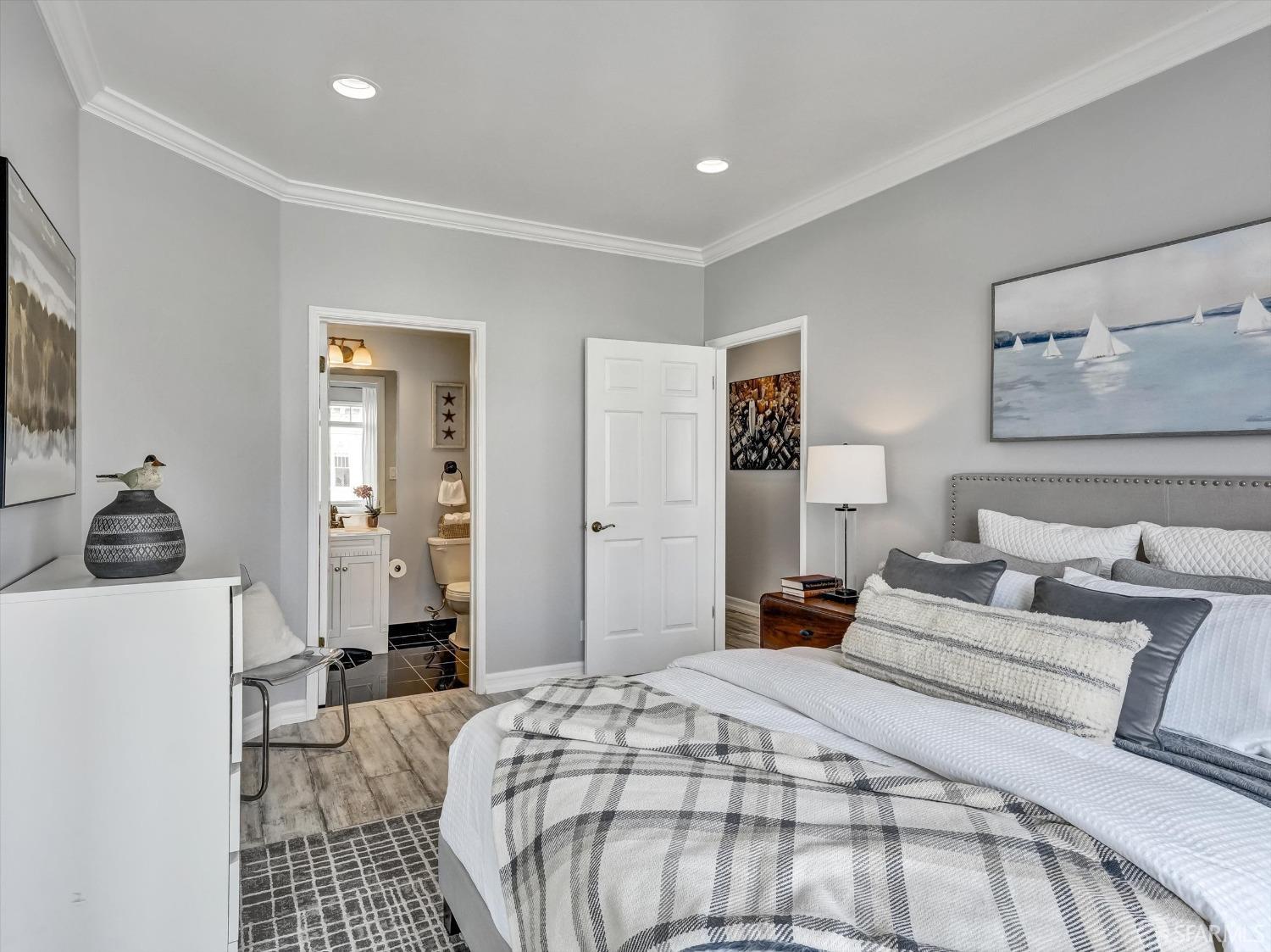Photo #26: 423917847 Listing 