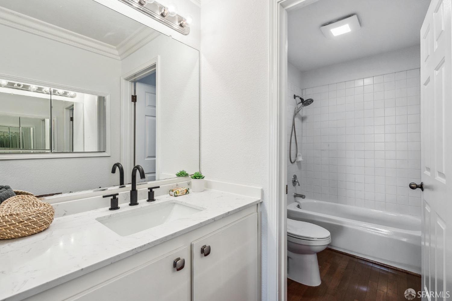 Photo #24: 423922265 Listing 