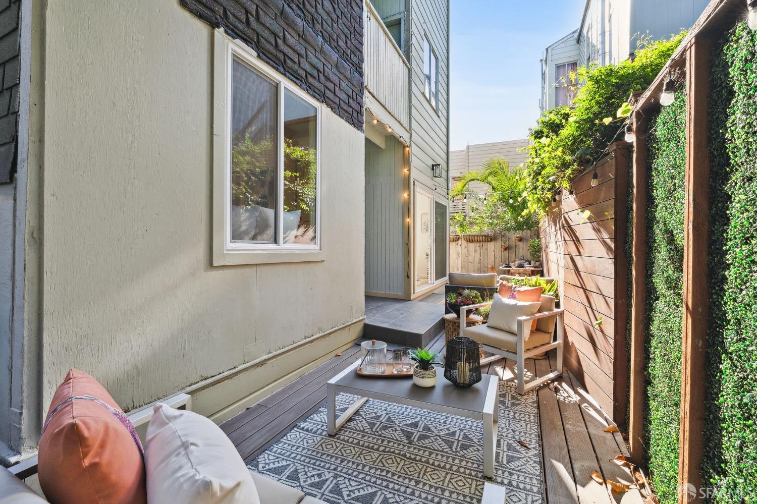 Photo #32: 423922484 Listing 