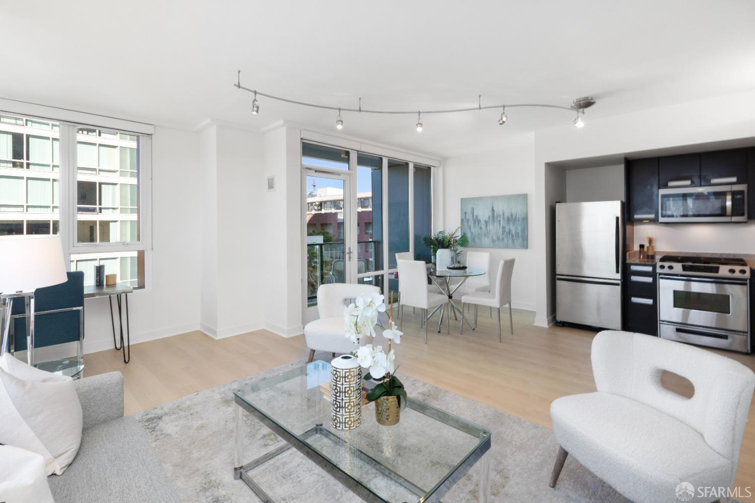Photo #12: 423907932 Listing 