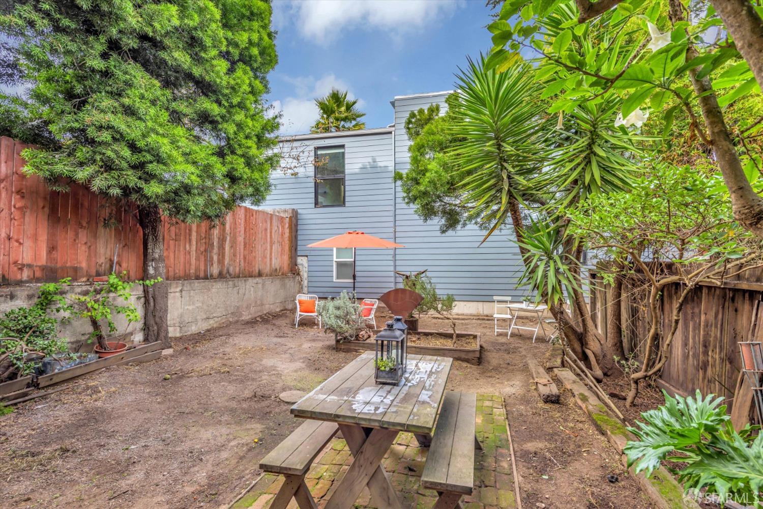 Photo #33: 423918469 Listing 