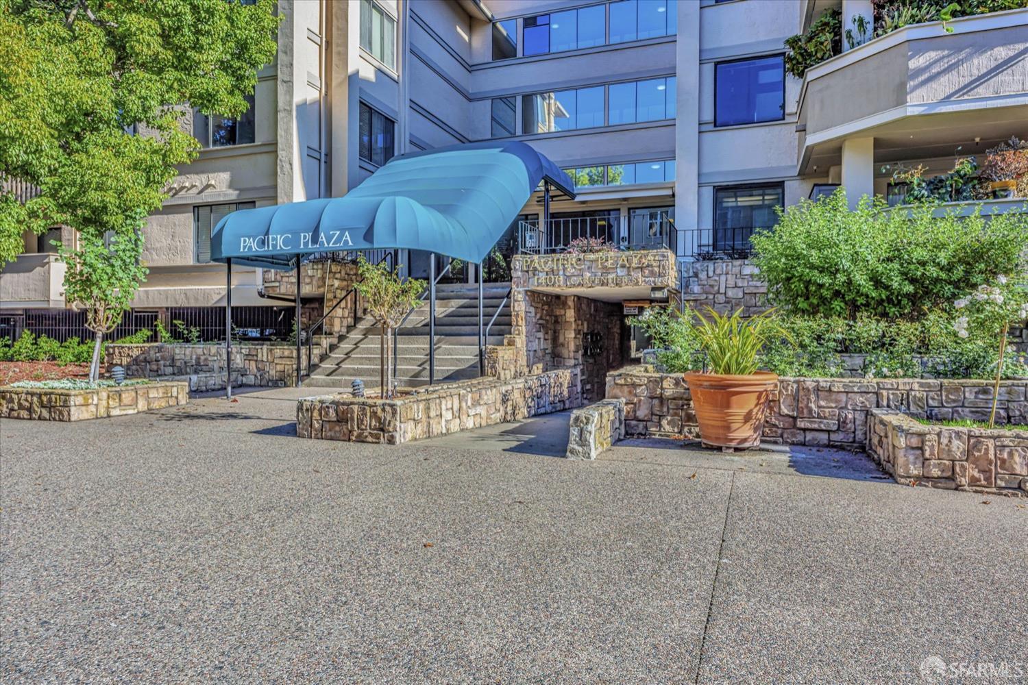 Detail Gallery Image 1 of 1 For 1400 Carpentier St #405,  San Leandro,  CA 94577 - 1 Beds | 1 Baths