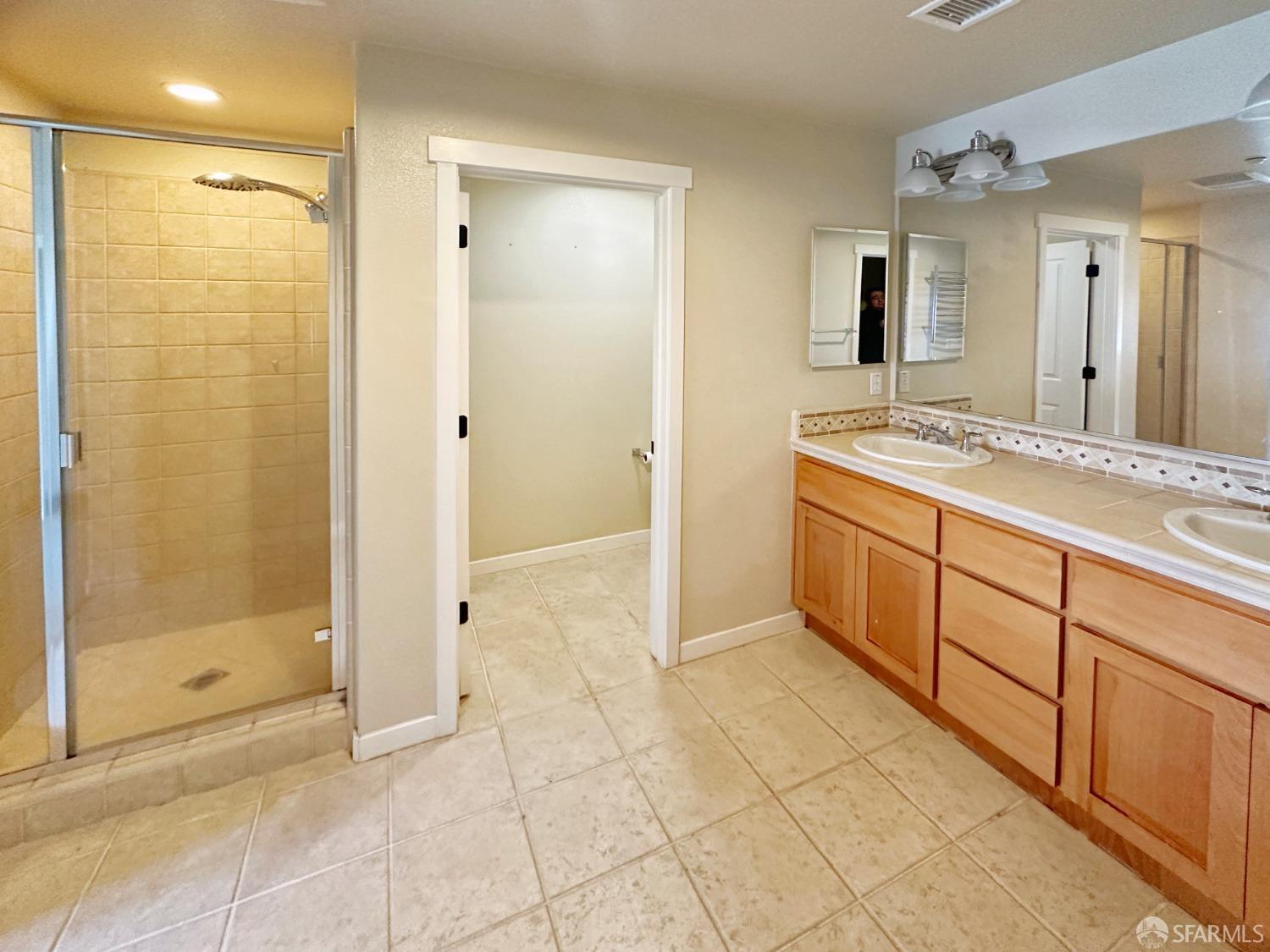 Detail Gallery Image 16 of 27 For 206 Pelican Cove Ter, San Francisco,  CA 94134 - 2 Beds | 2/1 Baths
