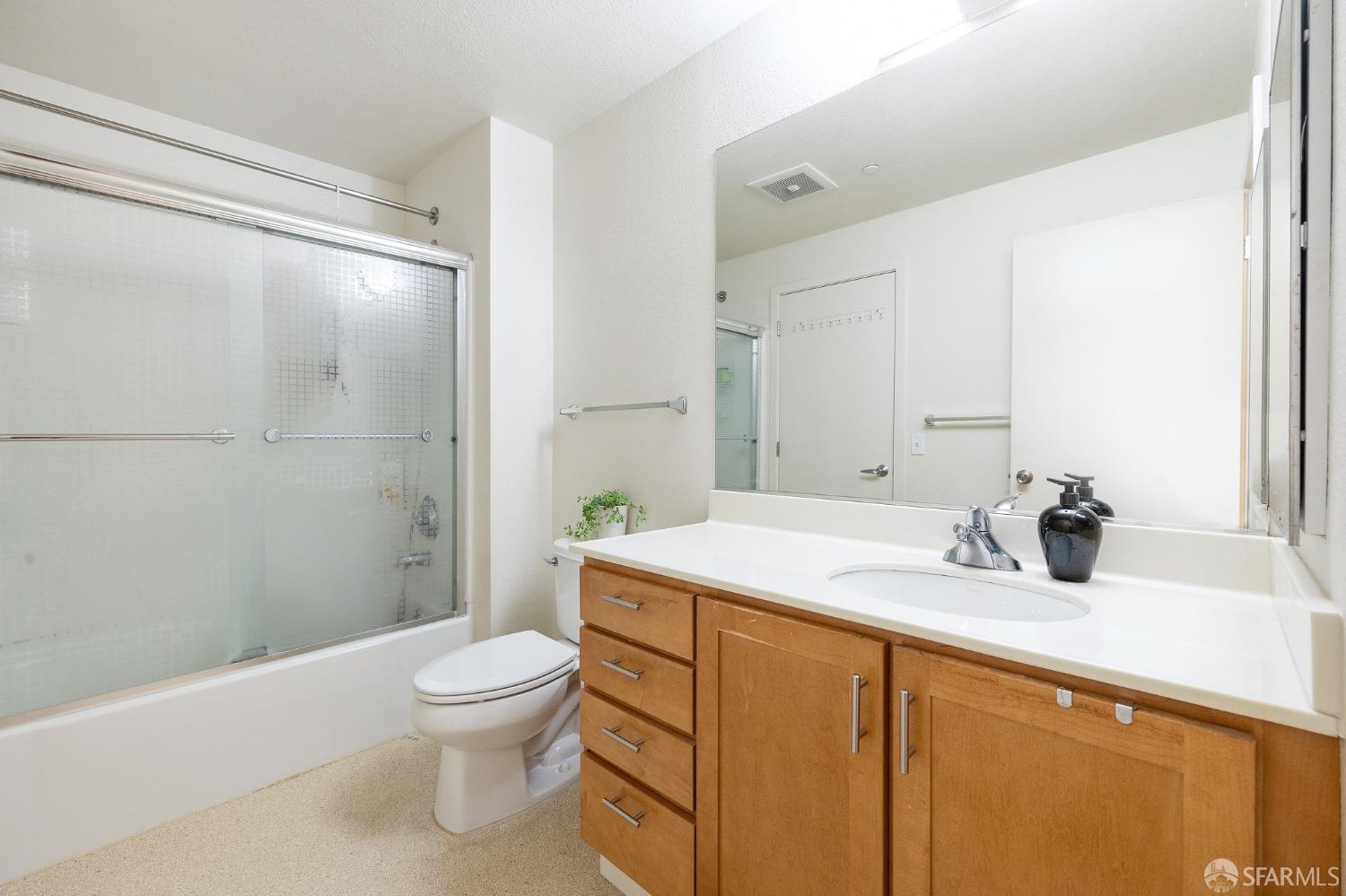 Detail Gallery Image 17 of 23 For 335 Berry St #104,  San Francisco,  CA 94158 - 2 Beds | 1/1 Baths