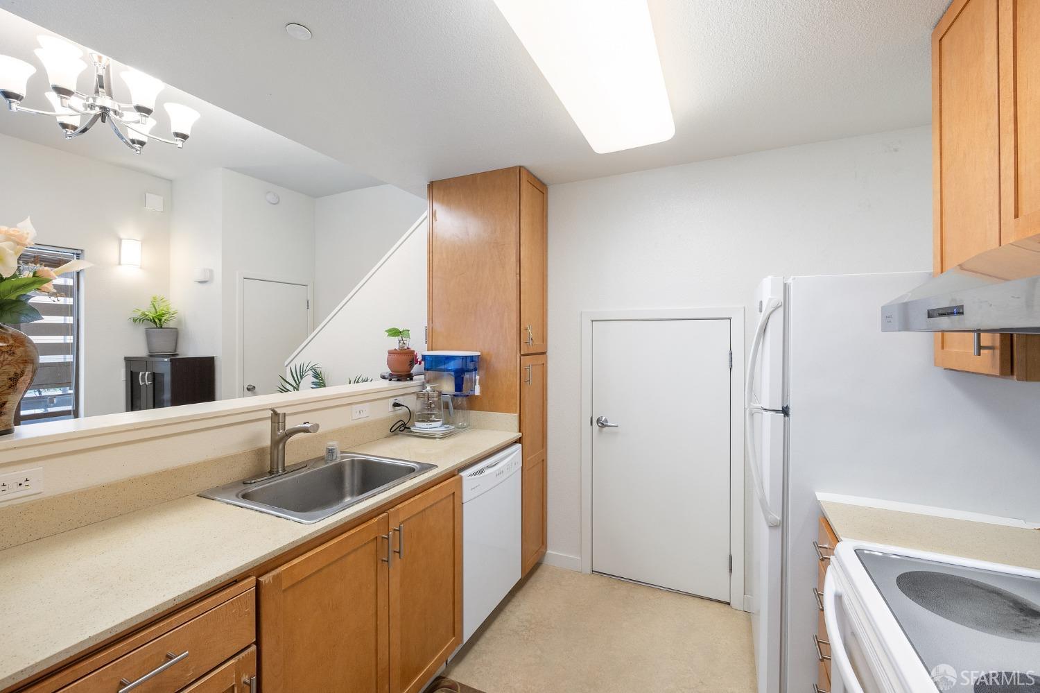 Detail Gallery Image 11 of 23 For 335 Berry St #104,  San Francisco,  CA 94158 - 2 Beds | 1/1 Baths