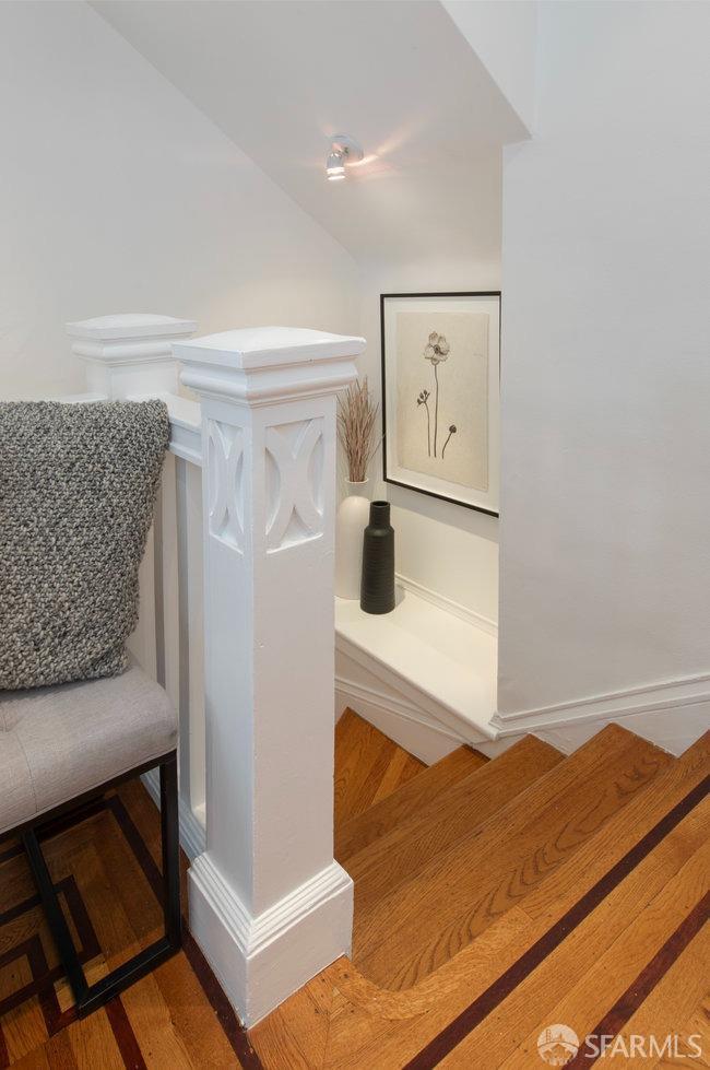 Detail Gallery Image 3 of 33 For 1321 Greenwich St, San Francisco,  CA 94109 - 2 Beds | 1 Baths