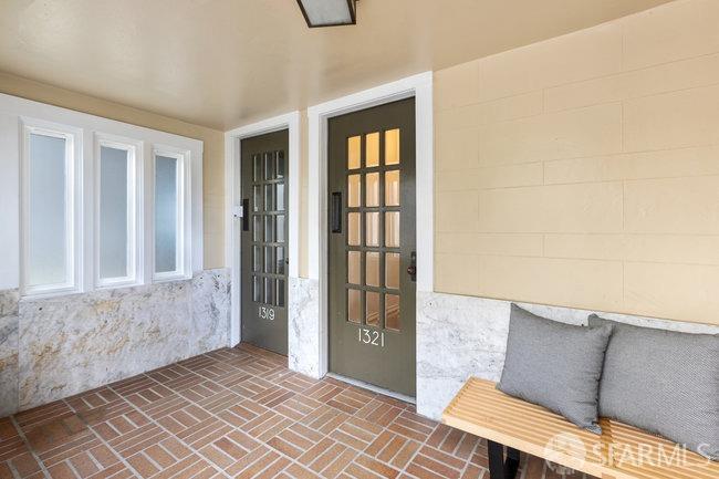 Detail Gallery Image 2 of 33 For 1321 Greenwich St, San Francisco,  CA 94109 - 2 Beds | 1 Baths