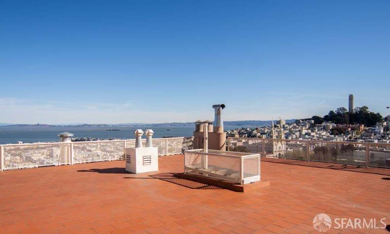 Detail Gallery Image 6 of 6 For 866 Green St #1,  San Francisco,  CA 94133 - 1 Beds | 1 Baths