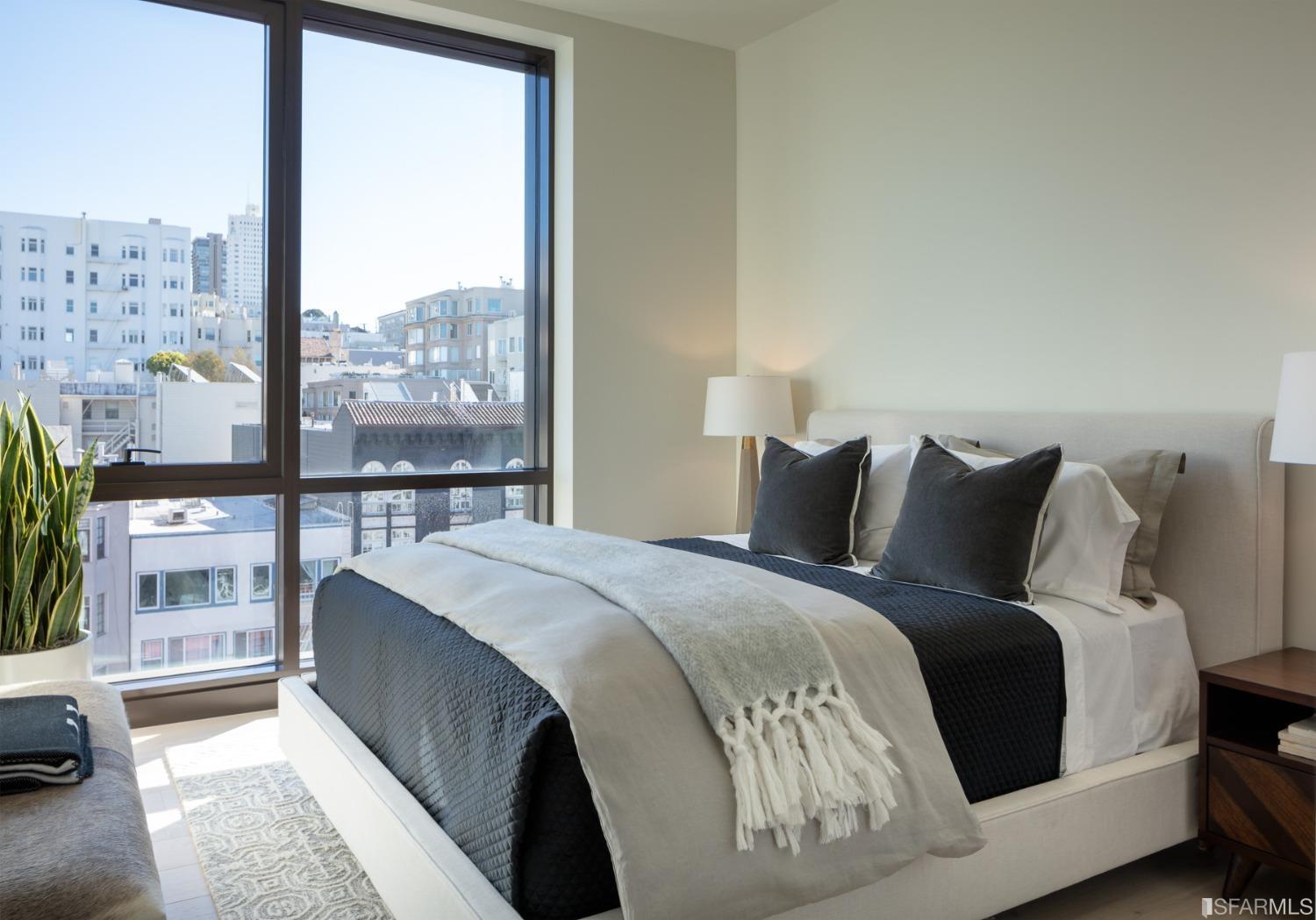 Detail Gallery Image 5 of 57 For 1515 Union St Ph5,  San Francisco,  CA 94123 - 3 Beds | 2/1 Baths