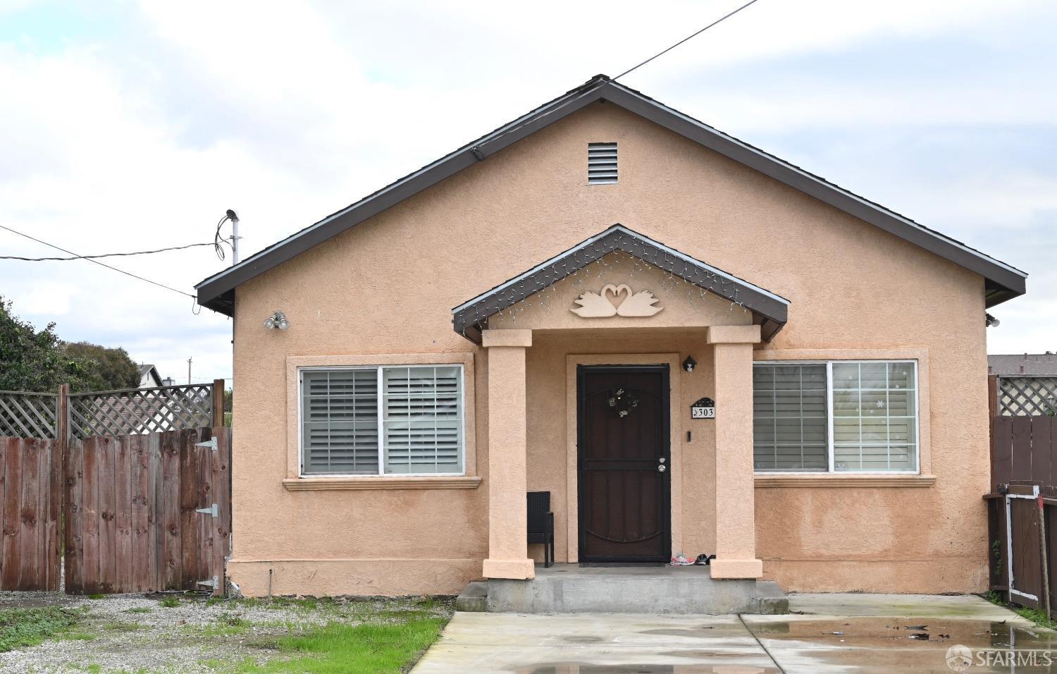 Detail Gallery Image 1 of 1 For 303 Medford Ave, Hayward,  CA 94541 - 3 Beds | 2 Baths