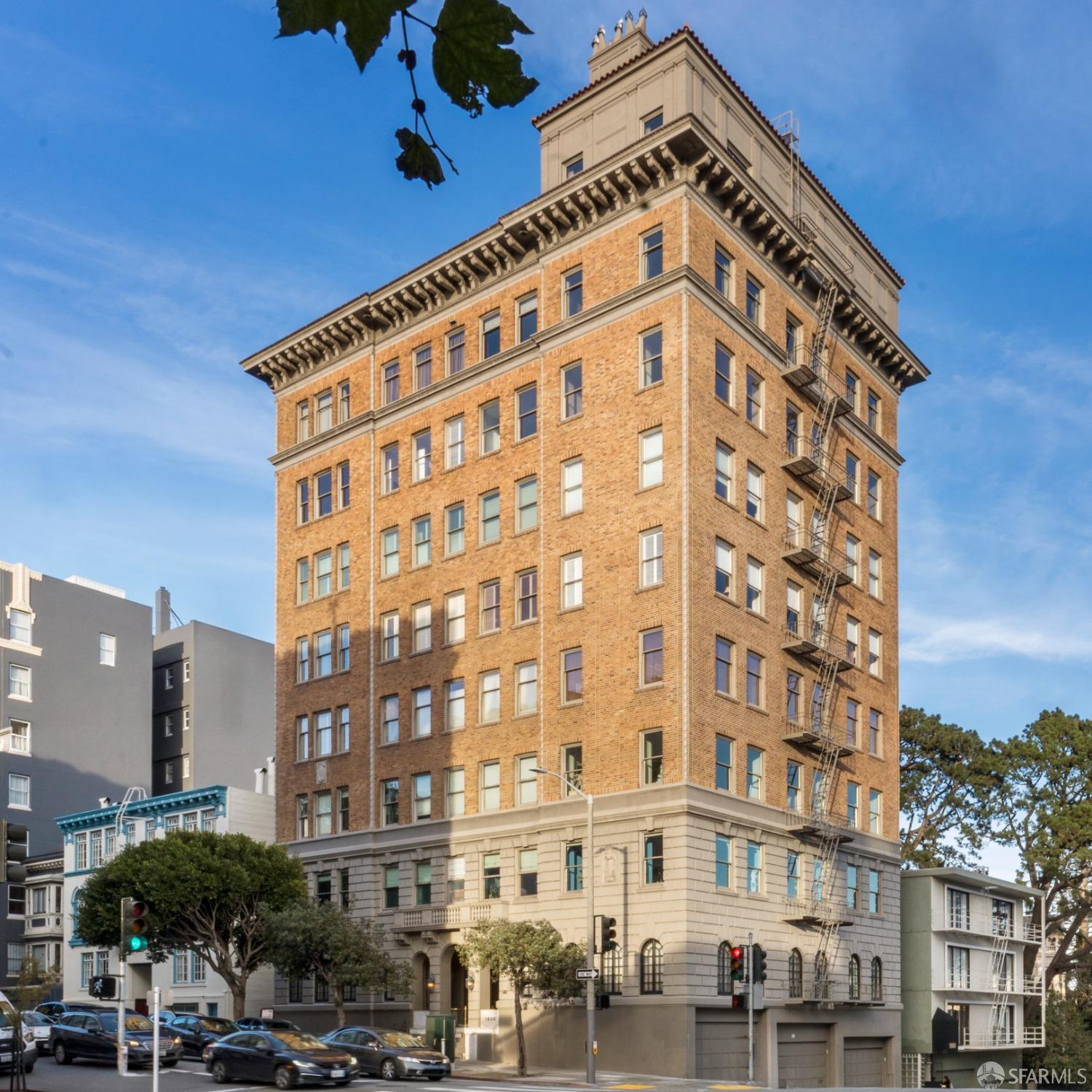 PACIFIC HEIGHTS TOWERS Condos For Sale