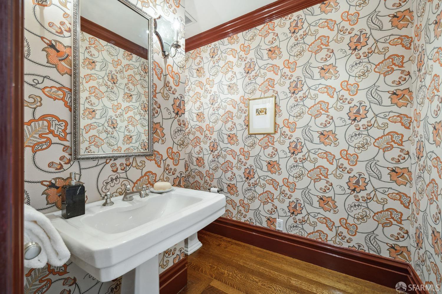 Detail Gallery Image 44 of 72 For 2480 Broadway St, San Francisco,  CA 94115 - 5 Beds | 3/2 Baths