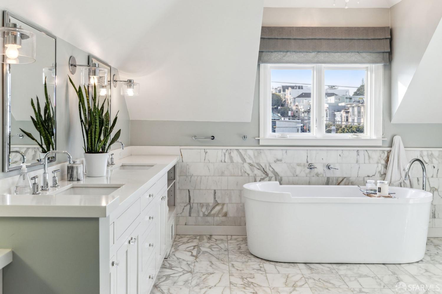 Detail Gallery Image 27 of 49 For 2960 Steiner St, San Francisco,  CA 94123 - 5 Beds | 4/1 Baths