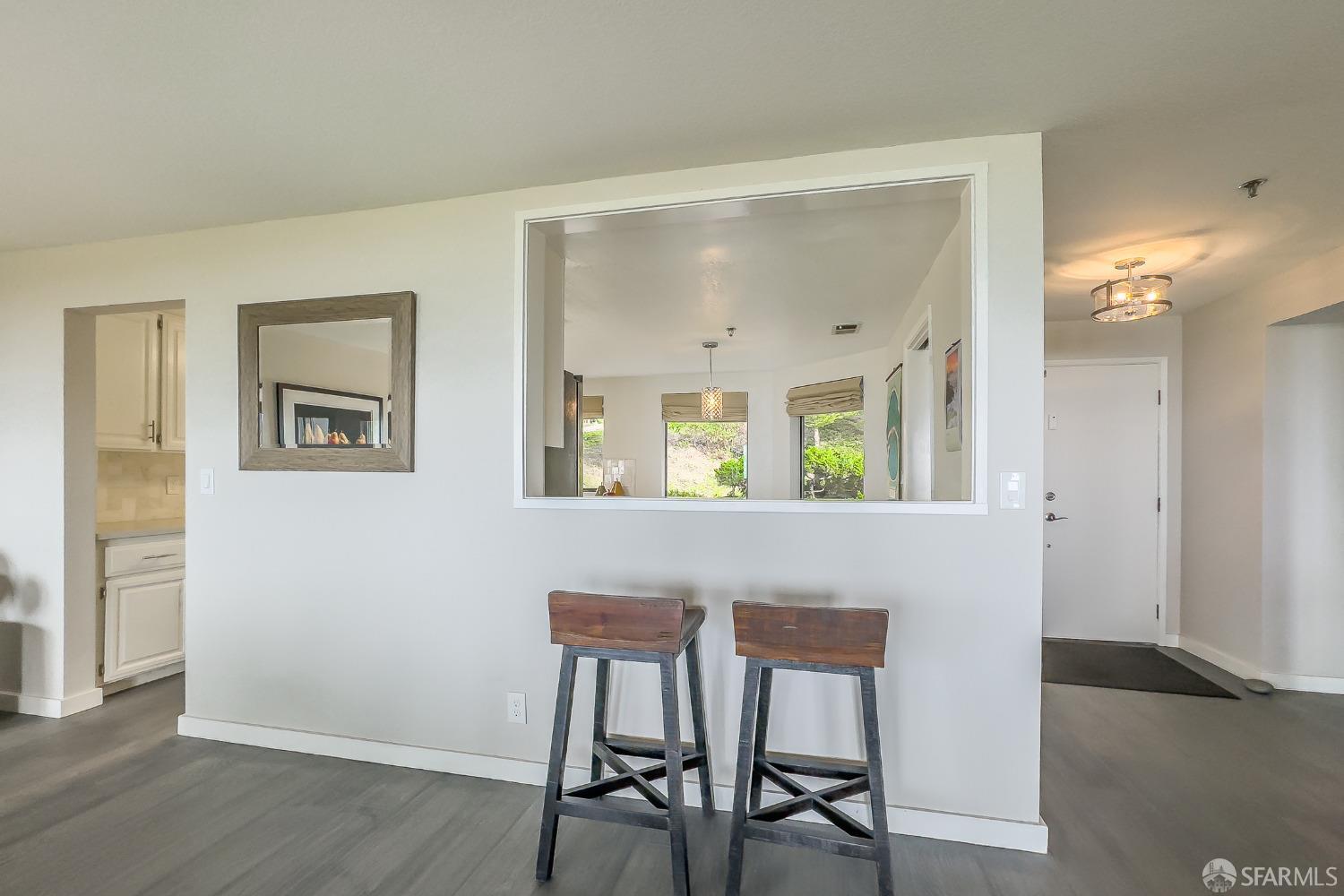 Detail Gallery Image 13 of 54 For 208 Palmetto Ave, Pacifica,  CA 94044 - 2 Beds | 2 Baths