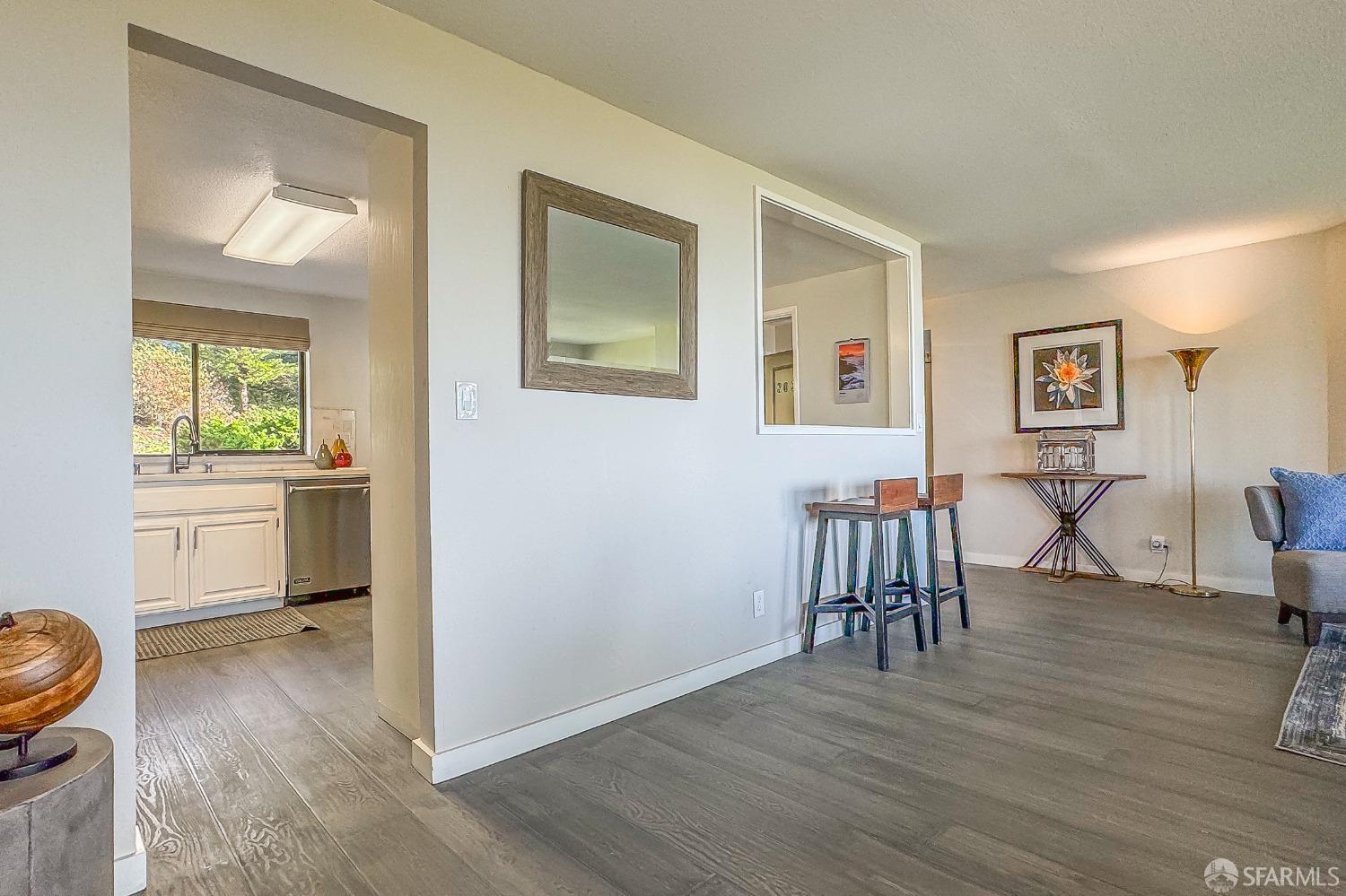 Detail Gallery Image 12 of 54 For 208 Palmetto Ave, Pacifica,  CA 94044 - 2 Beds | 2 Baths