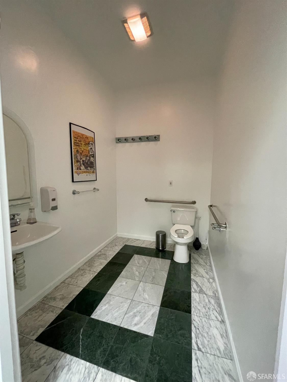 Detail Gallery Image 13 of 14 For 3254 19th St #200,  San Francisco,  CA 94110 - – Beds | – Baths