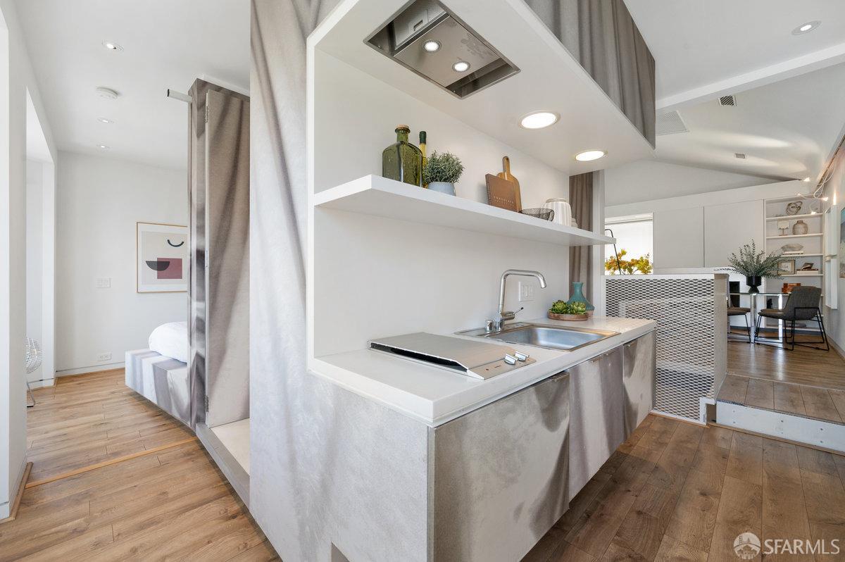 Detail Gallery Image 11 of 36 For 17 Reed St, San Francisco,  CA 94109 - 2 Beds | 2 Baths