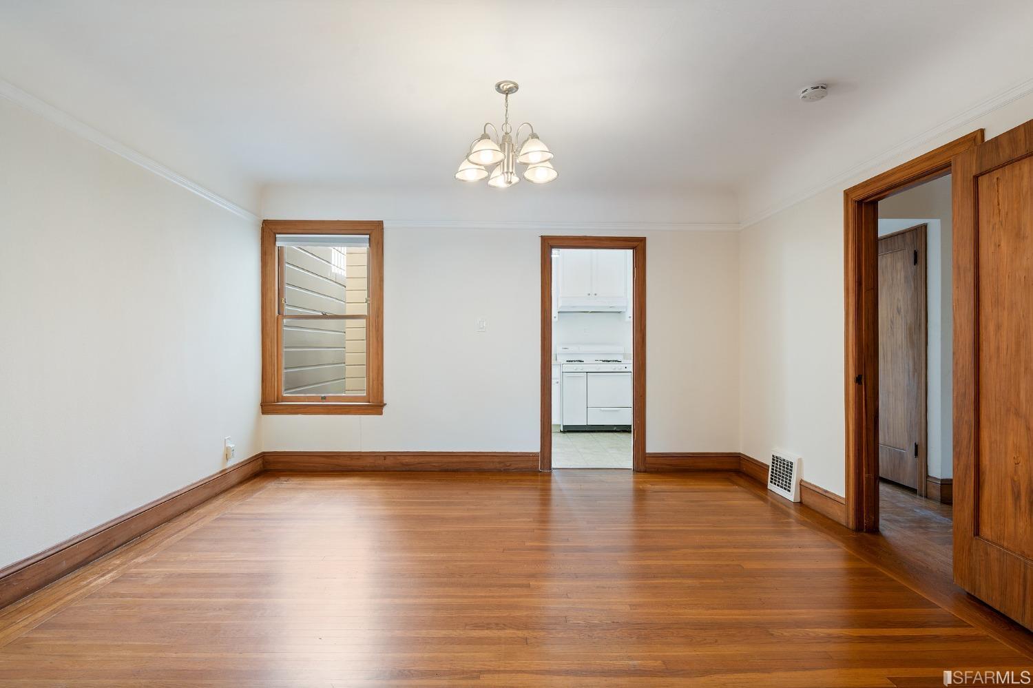Detail Gallery Image 14 of 48 For 2145 Filbert St, San Francisco,  CA 94123 - 4 Beds | 2/1 Baths