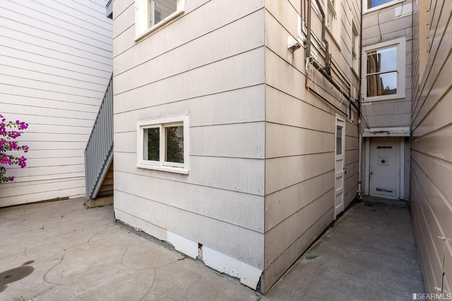 Detail Gallery Image 44 of 48 For 2145 Filbert St, San Francisco,  CA 94123 - 4 Beds | 2/1 Baths