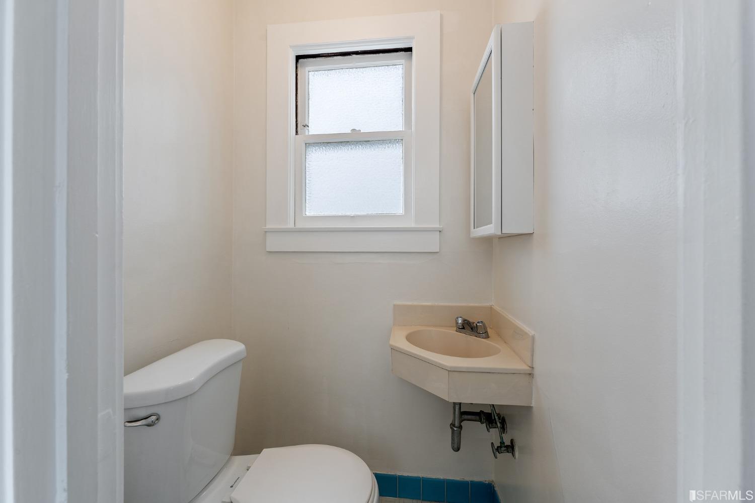 Detail Gallery Image 20 of 48 For 2145 Filbert St, San Francisco,  CA 94123 - 4 Beds | 2/1 Baths