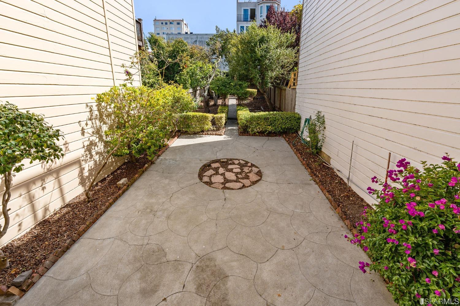 Detail Gallery Image 43 of 48 For 2145 Filbert St, San Francisco,  CA 94123 - 4 Beds | 2/1 Baths
